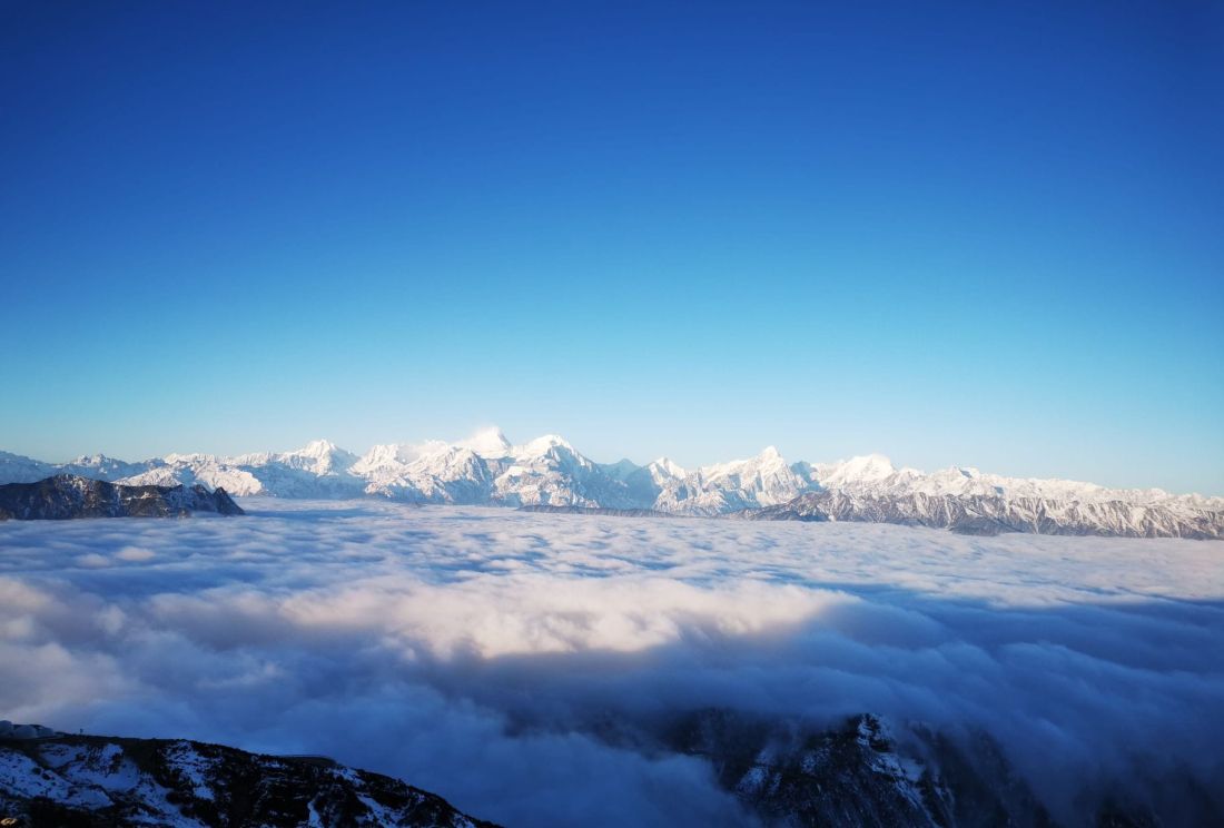 牛背山